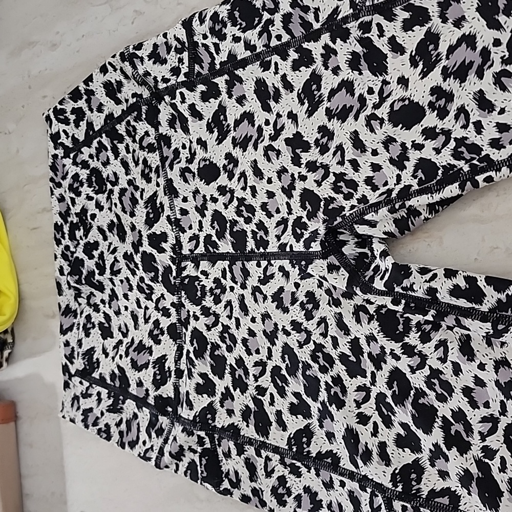 Zyia Leggings
